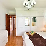 Jacuzzi & Garden Holiday home