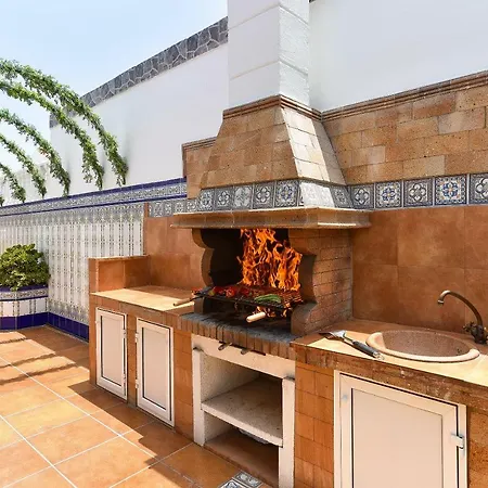 Dom wakacyjny Jacuzzi & Garden