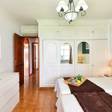 Jacuzzi & Garden 펜션