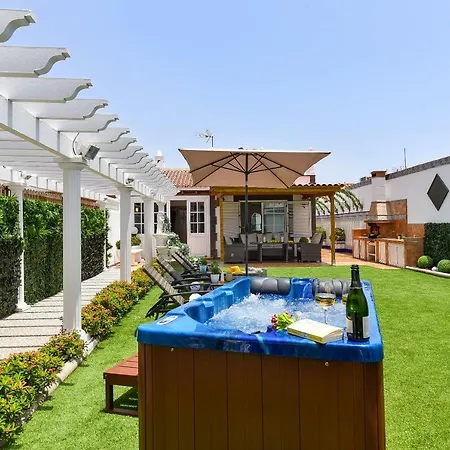 Jacuzzi & Garden Σπίτι διακοπών