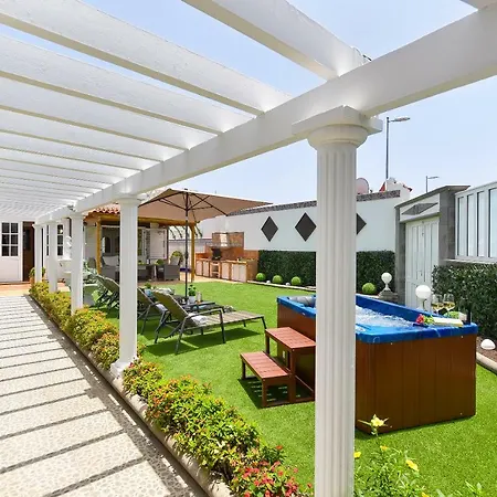 Jacuzzi & Garden Σπίτι διακοπών