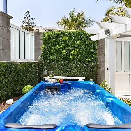 Jacuzzi & Garden 펜션