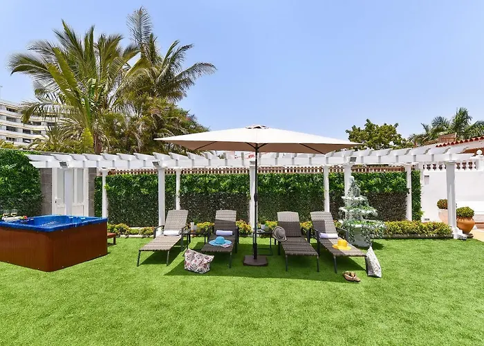 בית נופש Jacuzzi & Garden