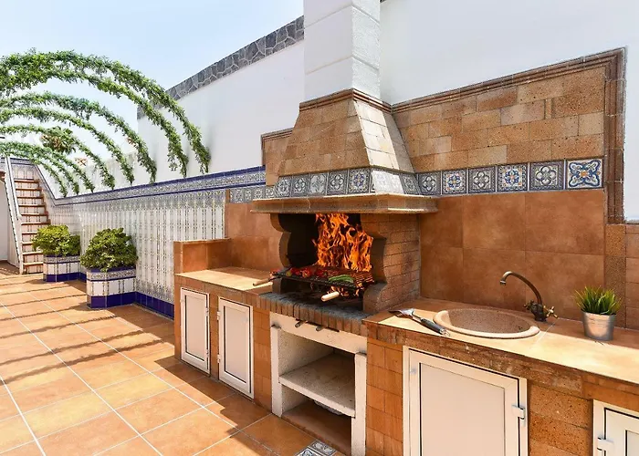 בית נופש Jacuzzi & Garden