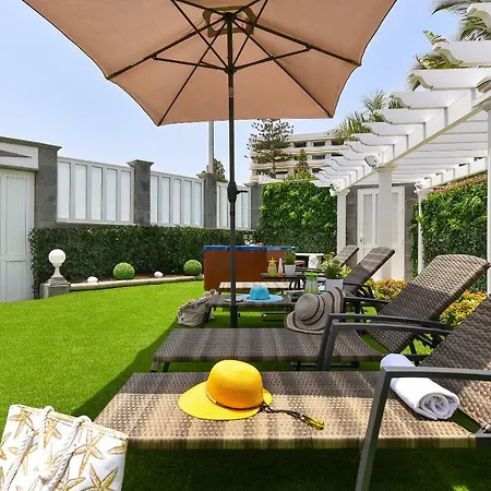 Jacuzzi & Garden